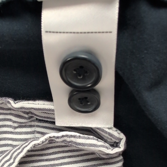 UNTUCKit St. Vincent Shorts - Picture 13 of 13